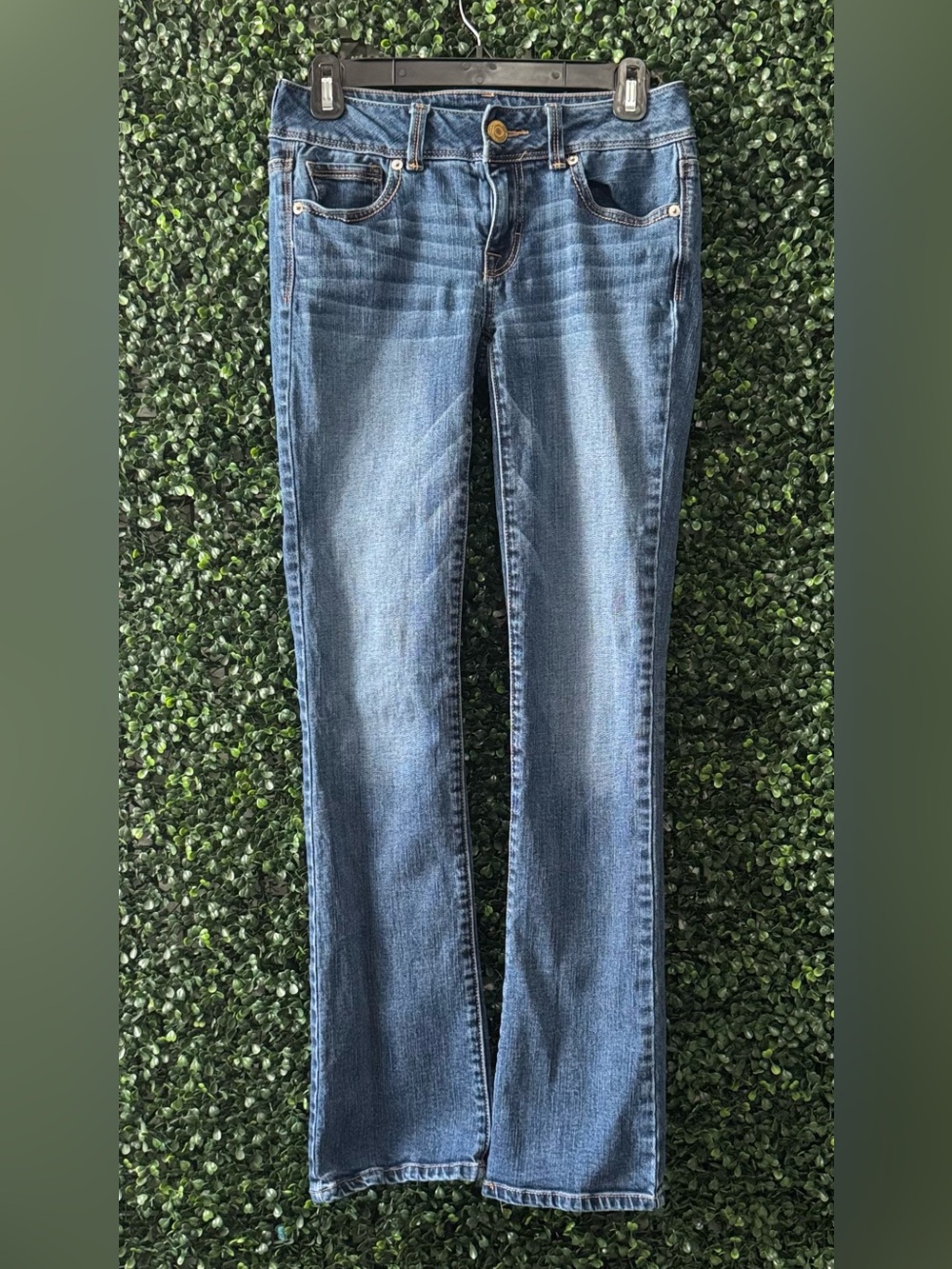AE Kick Boot w/ Embroidered Stitching on Back Pockets Low Rise Jeans